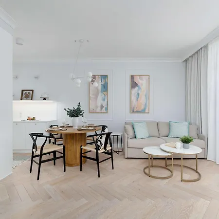 Apartman Modern With Parking And Balcony Close To The By Renters *