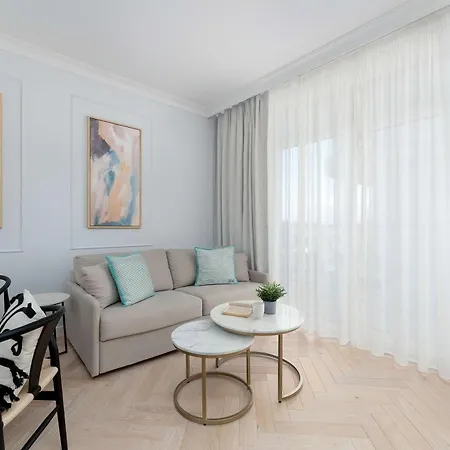 Modern With Parking And Balcony Close To The By Renters *