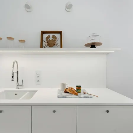 Apartman Modern With Parking And Balcony Close To The By Renters *