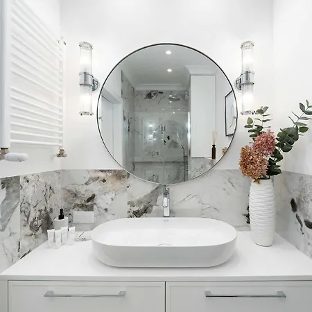Modern With Parking And Balcony Close To The By Renters Sianozety