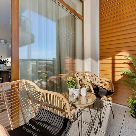 Modern With Parking And Balcony Close To The By Renters