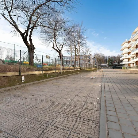 Apartman Modern With Parking And Balcony Close To The By Renters *
